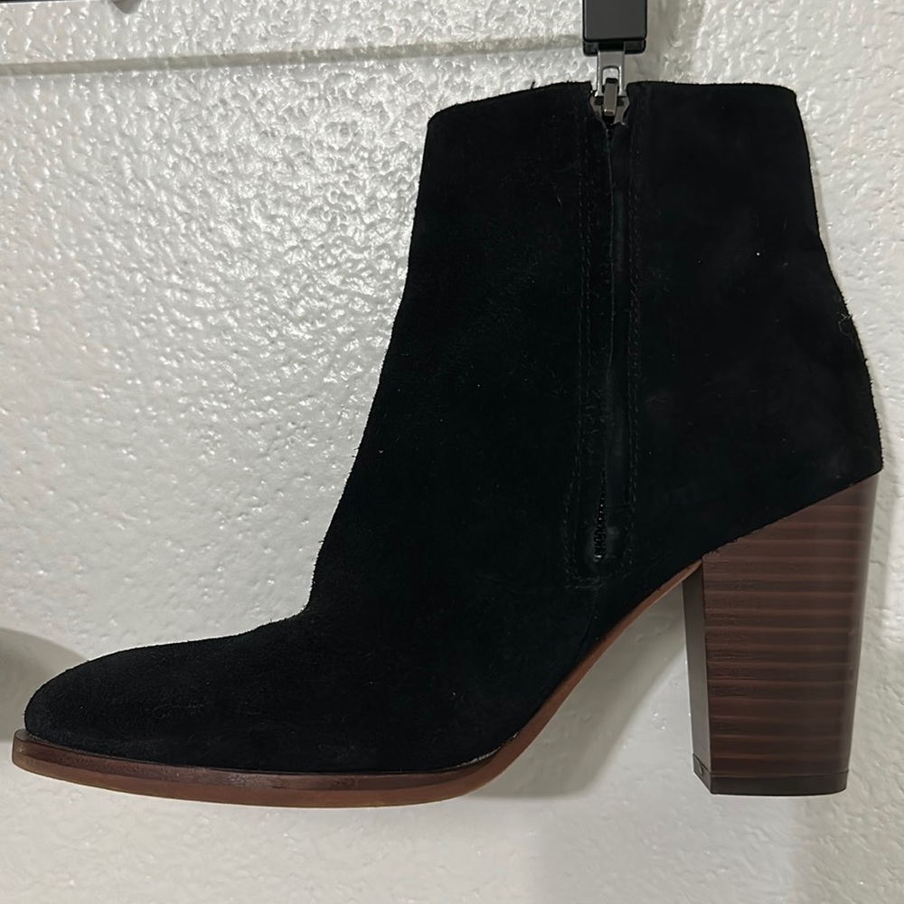 Like new only wear once size 5